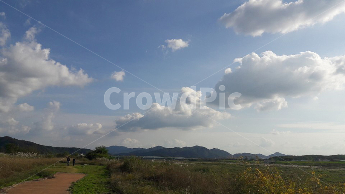 파란하늘,아버지와아들,산책길,구름,길,자연풍경,뒷모습,자연,풍경,nature,landscape,outdoors,옥외,weather,날씨,sky,하늘,cumulus,적운,cloud