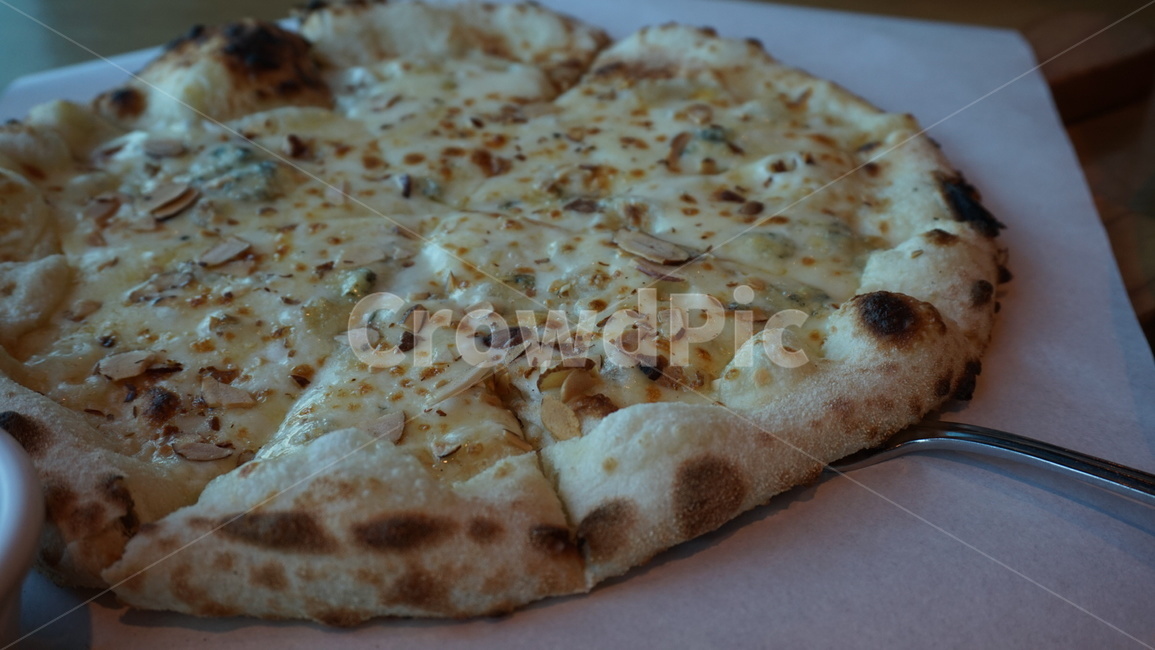 피자,고르곤졸라피자,고르곤졸라,pizza,이탈리아음식,피자치즈,레스토랑,음식,식재료,요리,빵,양식,서양음식,서양요리,food,meal,음식,식재료,요리,food,cook,meal,dishes,food reserves,양식,서양음식,서양요리,western food,western dishes,western meal,western cook