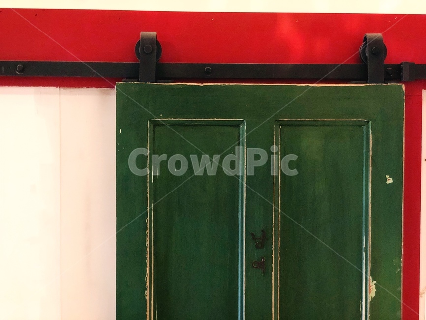 furniture,가구,cupboard,찬장,화장실,초록색,green,red,문,door