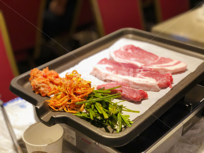 생고기,고기,음식,food,육류,콩나물,김치,kimchi,돼지고기,식재료,pork,meal,dishes,meat,부추,육류,고기,meat,한식,한국음식,한국요리,korean food,korean dishes,korean meal,korean cook