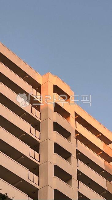 apartment,building,old apartment,natural light,sunlight,apartment building,apt,house,home,house,home,pink,sky