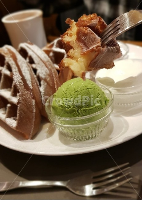 와플,카페,아이스크림,식음료,디저트,포크,fork,음식,크림,cream,food