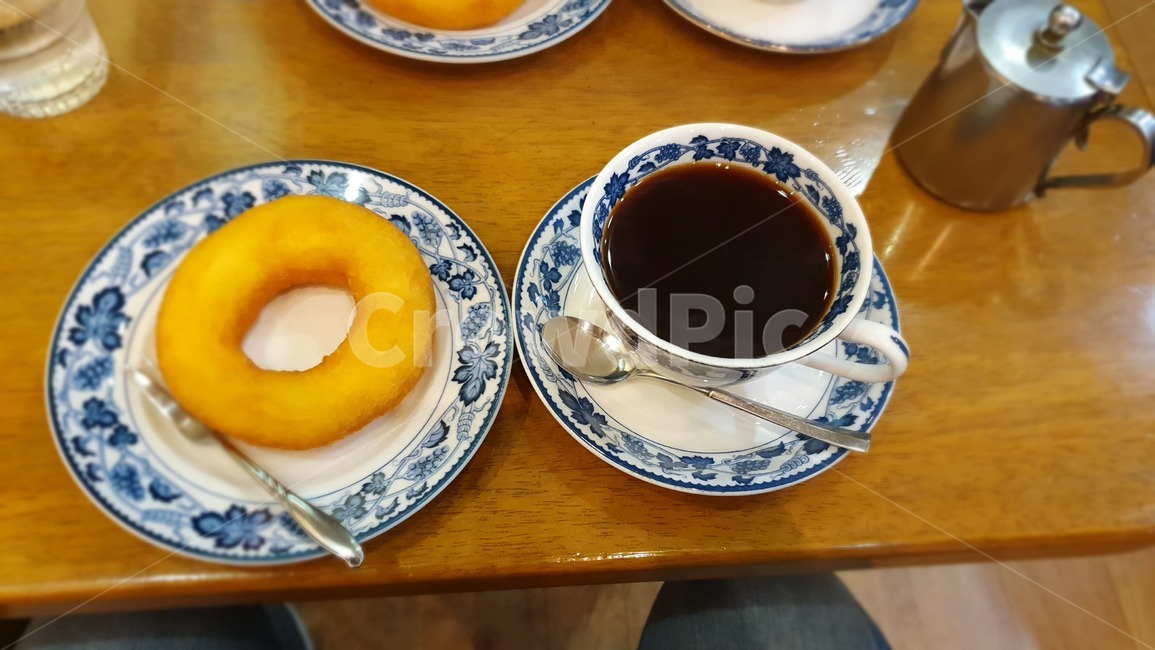 커피,도넛,도너츠,커피와도너츠,후식,다과,블랙커피,달다구리,음식,카페,일본카페,일본커피,음식,식재료,요리,food,cook,meal,dishes,food reserves,디저트,간식,후식,dessert,snack,커피,카페,coffee,cafe