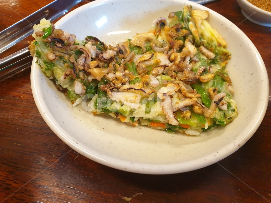 음식,파전,파,오징어,그릇