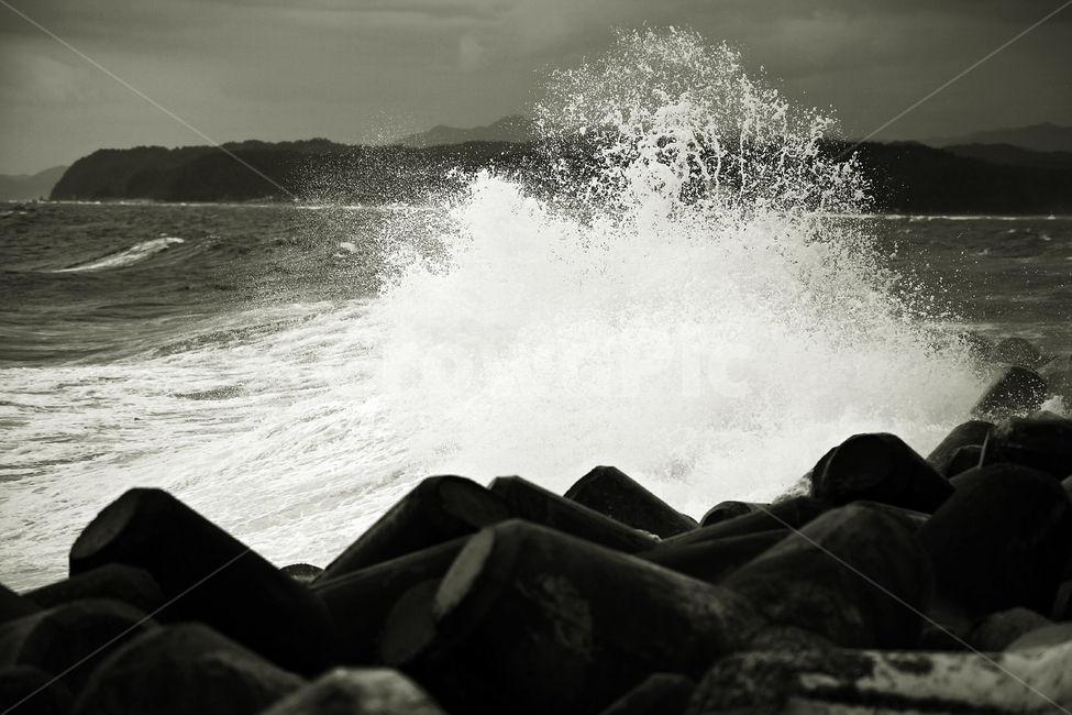 wave,바다,해안,풍경사진,흑백사진,자연,풍경,nature,landscape,흑백,모노톤,monochrome,black and white,sea,ocean,대양,outdoors,옥외,water,물