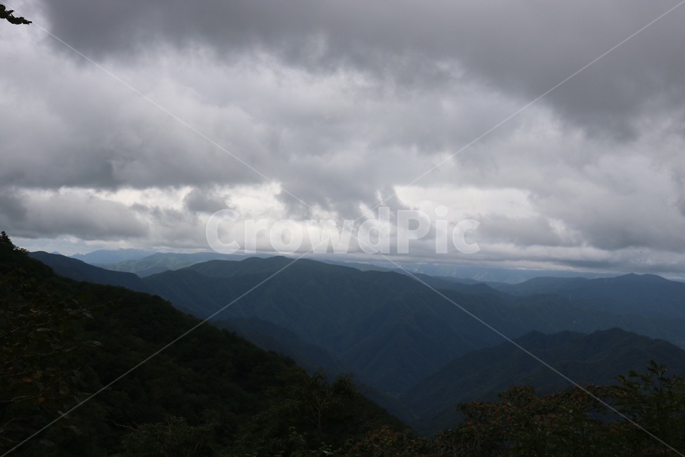 여름,휴가,강원도,산,산맥,구름,자연,풍경,초록,흰색,식물,summer,natsu,vacation,kyuuka,mountain,yama,cloud,kumo,nature,green,midori,white,shiro,plants,shokubutsu,자연,풍경,nature,landscape,한국자연풍경,한국자연경관,korea nature landscape,mountain range,outdoors,옥외,weather,날씨