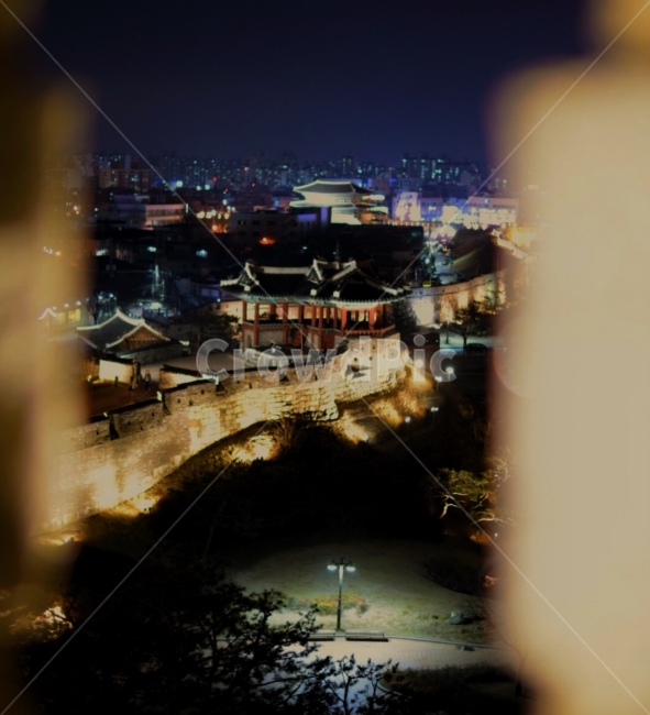 수원,화성,성곽,과거,현재,공존,야경,밤,풍경,nightscape,night,landscape,한국전통,한국문화,korean traditional,korean culture,랜드마크,landmark,tourist attraction,한국랜드마크,한국관광지,한국명소,korea landmark,korea tourist attraction,outdoors,옥외,경치,nature,자연,scenery,urban,어반,town,도시,building,건물,city,시티,metropolis,중심지
