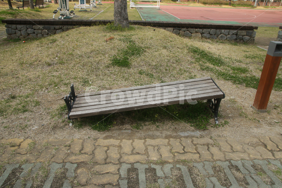 broken,bench,chair,picnic,park