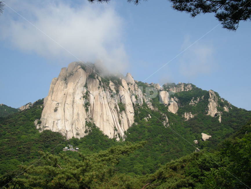 도봉산,만장봉,선인봉,포대능선,북한산국립공원,산,등산,하늘,안개,조망,암벽,바위산,전망,서울,도봉구,여름,자연,풍경,nature,landscape,한국자연풍경,한국자연경관,korea nature landscape,outdoors,옥외,mountain,cliff,낭떠러지