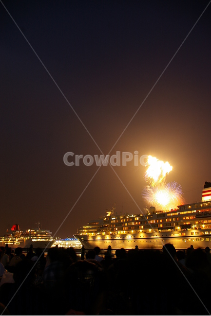 불꽃놀이,hanabi,firewokrs,black,꽃,야간,배,보트,바다,요코하마,yokohama,검정,불꽃,야경,밤,풍경,nightscape,night,landscape,사람들,대중,군중,other people,crowd,여행,휴가,traveling,vacation,trip,축제,행사,festival,carnival,event,교통,교통수단,traffic,transportation,vehicle,차량,cruise ship,유람선,ship