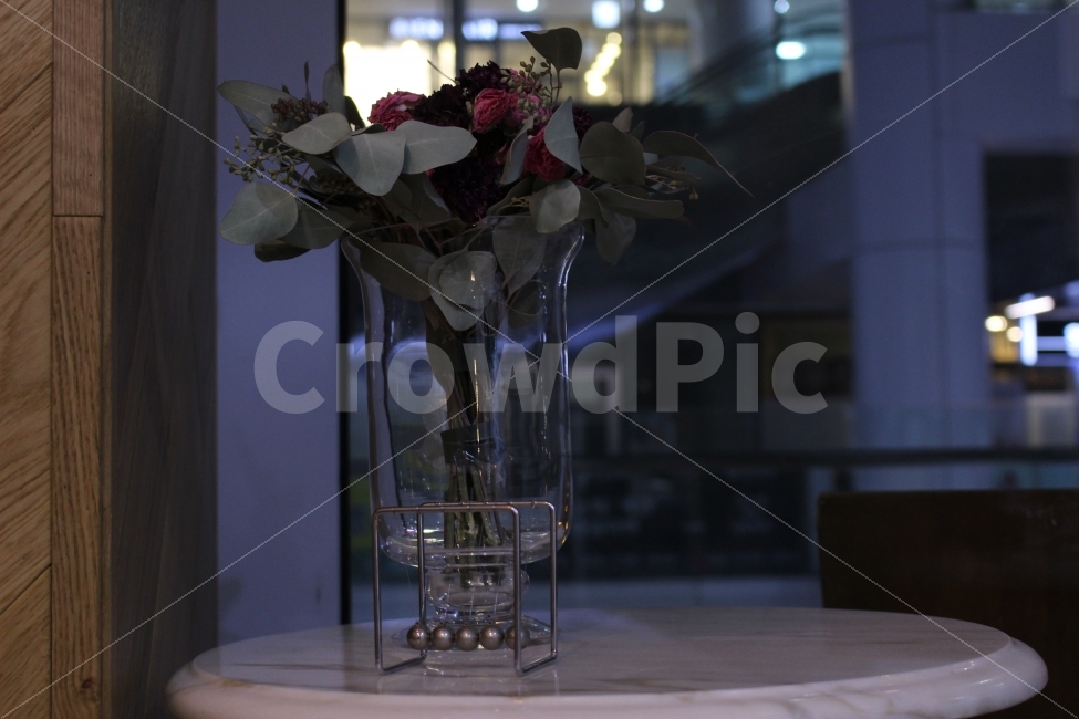 커피,카페,인테리어,맛집,coffee,cafe,소품,꽃,화병,flower,저녁,황혼,어스름,식물,자연,plants,nature,꽃,flower