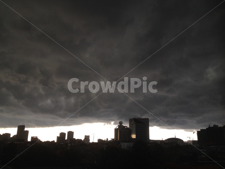 먹구름,폭풍전야,폭우전조,darkclouds,우기하늘