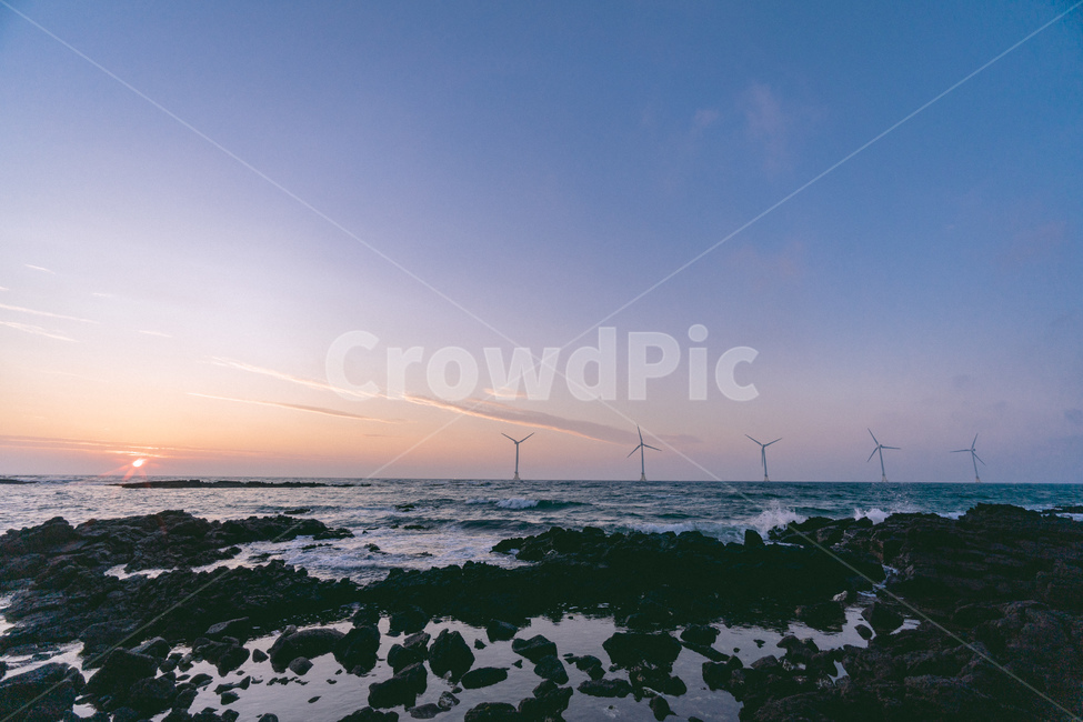 sea,바다,ocean,대양,nature,자연,outdoors,옥외,water,물,파도,wave,일몰,sunset,노을,풍차,풍력발전기,반영,제주,jeju,신창풍차해안,자연,풍경,nature,landscape,에너지산업,energy industry