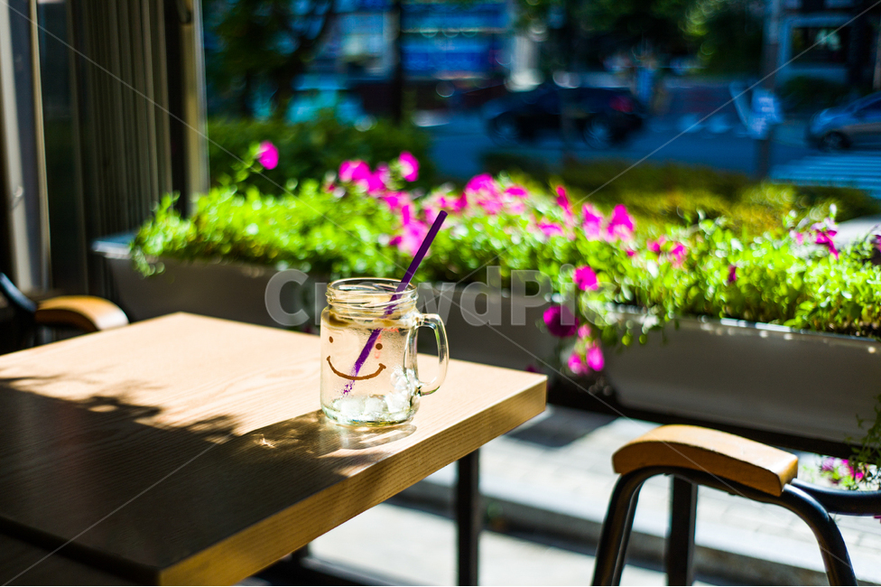 여름,cafe,커피,휴식,음료,커피,카페,coffee,cafe,감성,sensible,feeling,휴식,힐링,rest,relaxation,healing,사물,물건,오브젝트,thing,object,matter