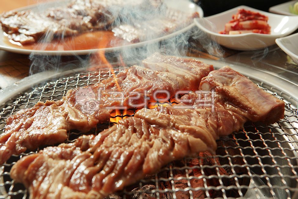 갈비,숯불갈비,돼지갈비,숯불돼지갈비,참나무,참숯,양념갈비,양념돼지갈비,돼지양념갈비,고기,돼지,돼지고기,갈비살,돼지갈비살,숯불양념돼지갈비,고기집,고깃집,석쇠,석쇠갈비,숯불,참나무숯불,한식,한정식,한국음식,한국요리,한국전통요리,음식점,한국음식점,한국식당,식당,한국전통음식,요리,전통요리,맛집,먹방,먹거리,한국먹거리,식사,건강식,영양식,별미,전통,메뉴,전통음식,소스,양념,food,음식,구이,불,음식,식재료,요리,food,cook,meal,dishes,food reserves