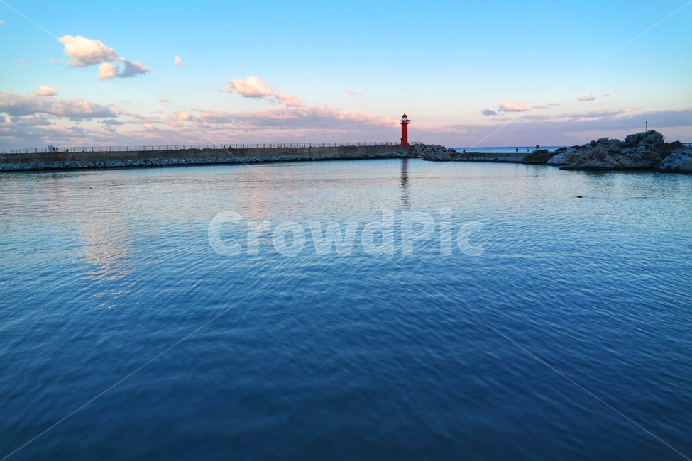 바다,방파제,등대,구름,하늘,자연,풍경,nature,landscape,등대,lighthouse,water,물,waterfront,워터 프론트,outdoors,옥외