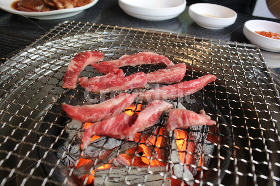 화로구이,갈비살,생고기,소고기,고기집,고깃집,음식,식재료,요리,food,cook,meal,dishes,food reserves,육류,고기,meat