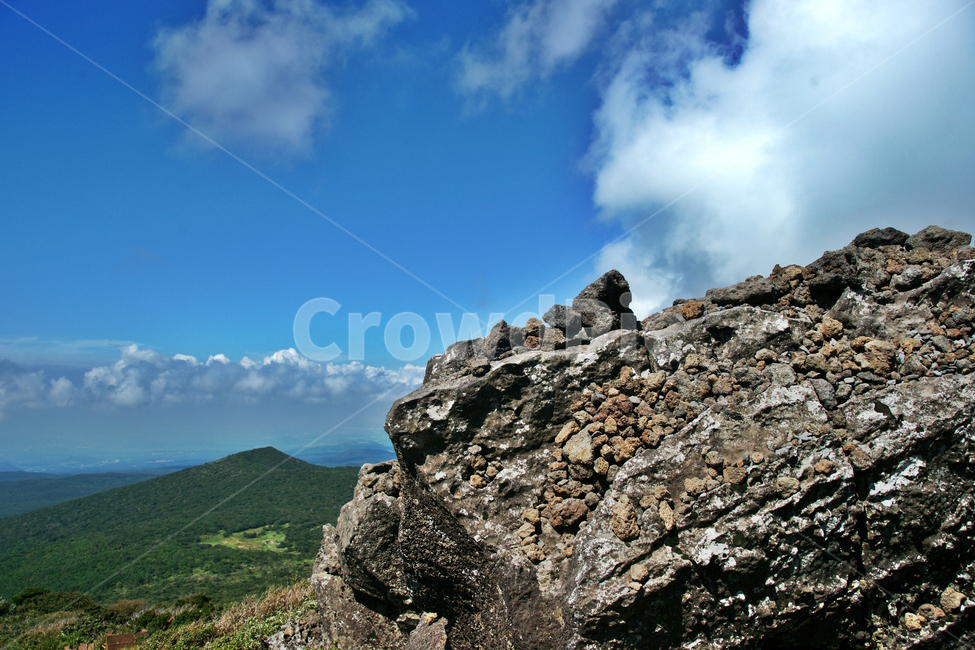 기암괴석,붉은오름,한라산,제주도,영실코스,영실,바위,흰구름,암석