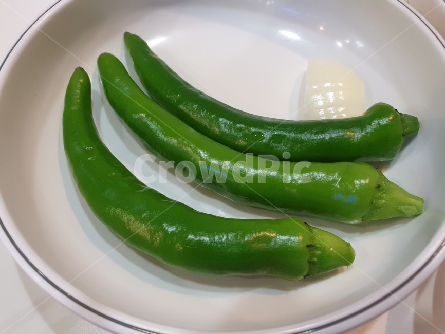 고추,야채,채소,음식,반찬,그릇,접시,사물,물건,오브젝트,object,pepper,chili,vegetable,매운,맵다,음식,식재료,요리,food,cook,meal,dishes,food reserves,채소,야채,vegetables