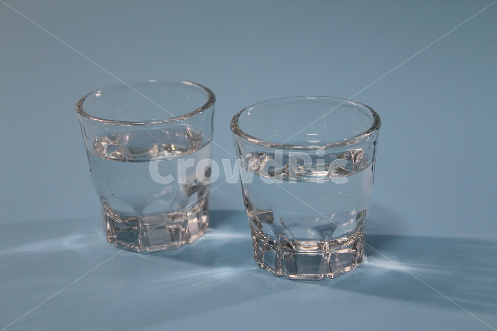 술,술잔,소주,알콜,음주,건배,음료,잔,술,주류,alcohol,사물,물건,오브젝트,thing,object,matter