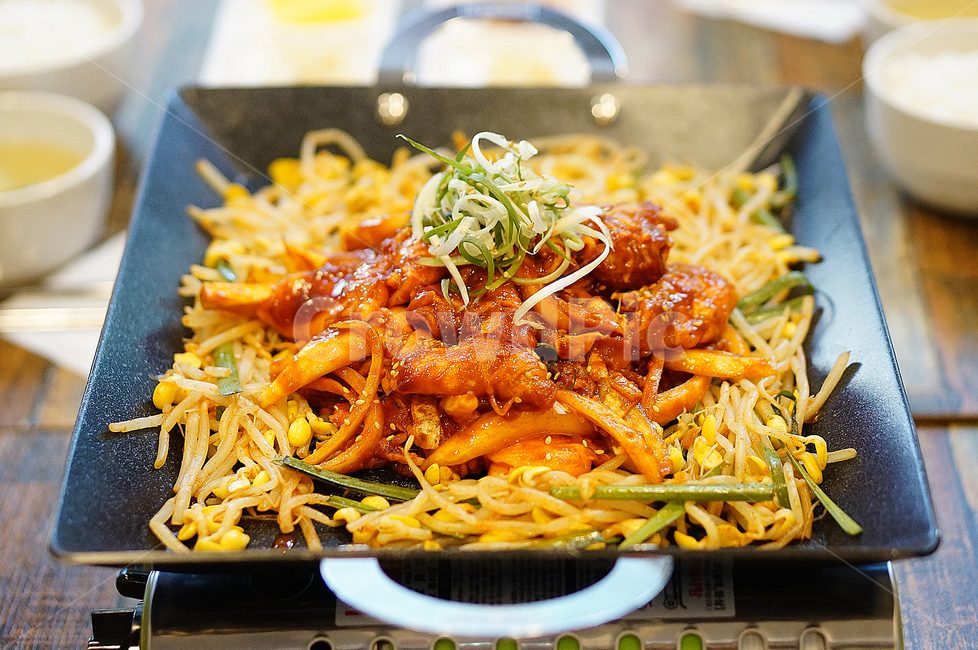 오삼불고기,불고기,한식,쌈,식사,food,meal,요리,음식,식재료,요리,food,cook,meal,dishes,food reserves,육류,고기,meat,한식,한국음식,한국요리,korean food,korean dishes,korean meal,korean cook