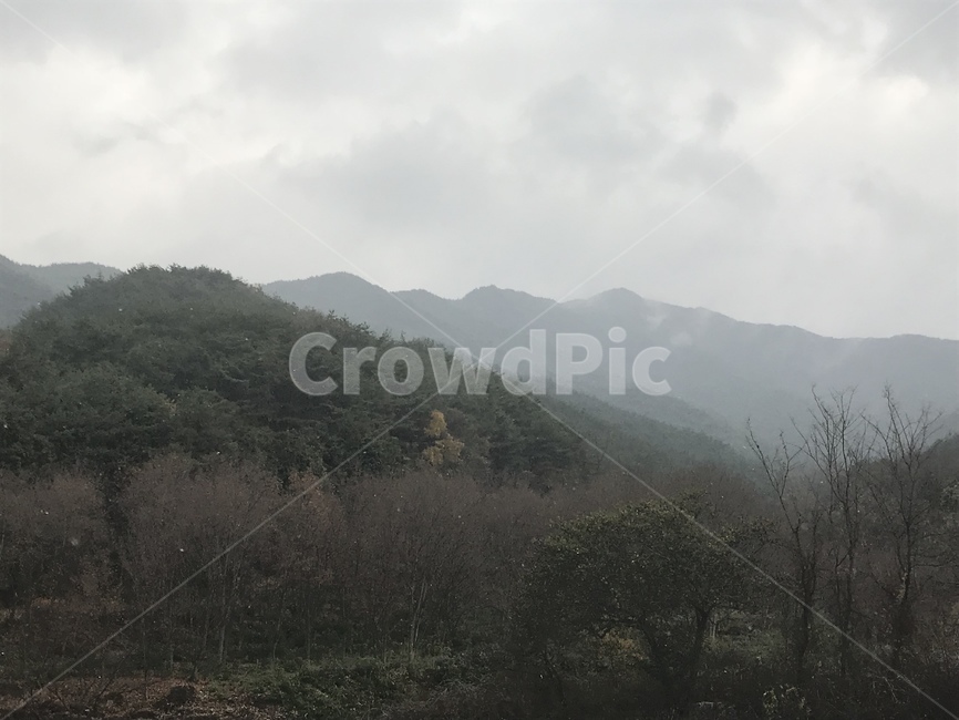 산,나무,겨울풍경,하늘,구름,겨울,계절,winter,season,자연,풍경,nature,landscape,weather,날씨,outdoors,옥외