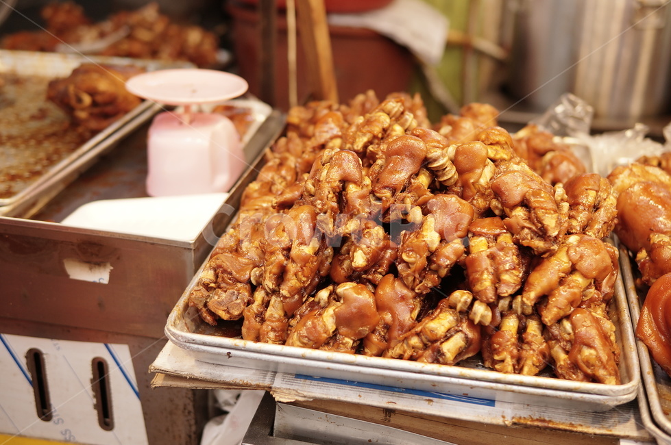 시장,먹거리,족발,풍경,서민,시장,마트,마켓,market,mart,market place,음식,식재료,요리,food,cook,meal,dishes,food reserves,육류,고기,meat,한식,한국음식,한국요리,korean food,korean dishes,korean meal,korean cook