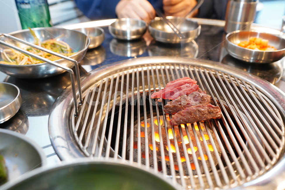 고기,한우,육류,육식,식사,먹방,술자리,안주,안주거리,구이,한식,소고기,먹거리,푸드,food,음식,음식,식재료,요리,food,cook,meal,dishes,food reserves,육류,고기,meat