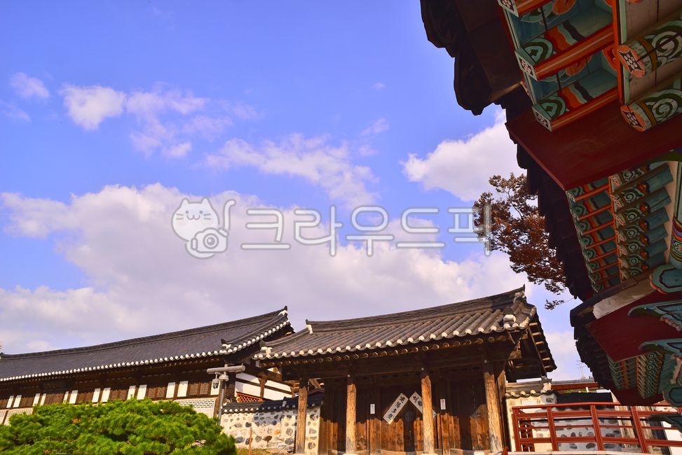 남산골한옥마을,한옥마을,한국전통,문화유산,건축물,전통건축물,집,하우스,주택,주거지,옥외,가을,우드,architecture,house,맑음,날씨,기상,목재,배경,백그라운드