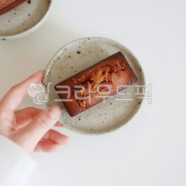 Whi Nang Si,Bread,Baked Goods,Cafe Menu,Cafe,Dessert,Cafe Dessert,Plating,Carbohydrates,Flour