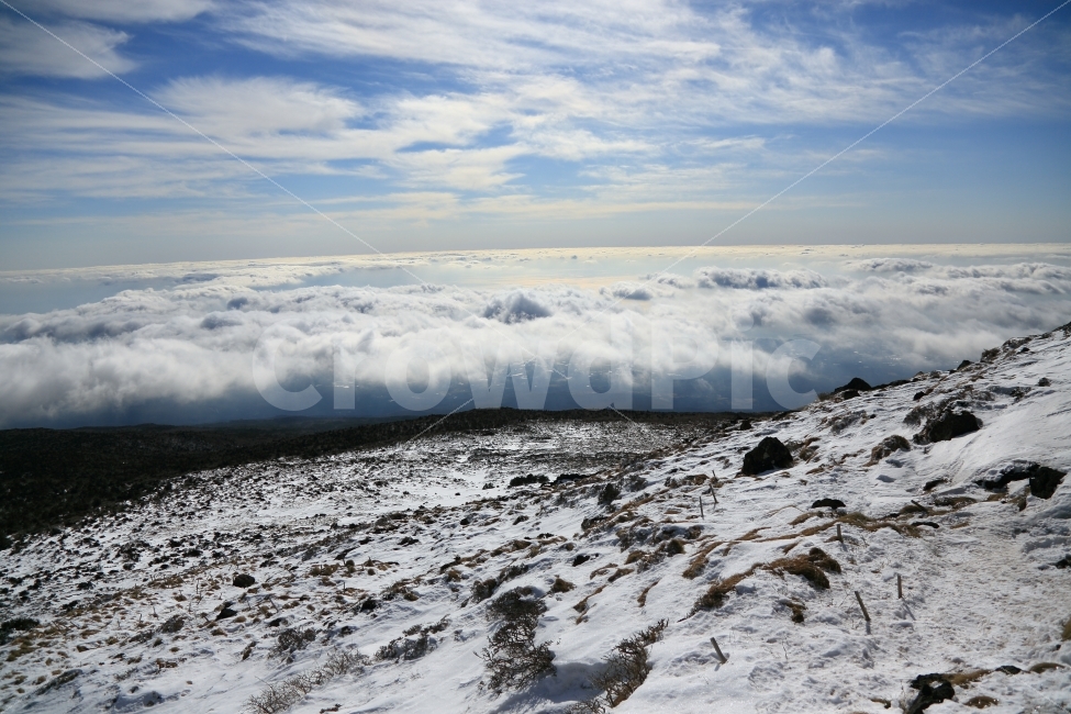 한라산,겨울풍경,제주겨울,운해,파란하늘,풍경,자연,눈,겨울,계절,winter,season,자연,풍경,nature,landscape,한국자연풍경,한국자연경관,korea nature landscape,outdoors,옥외