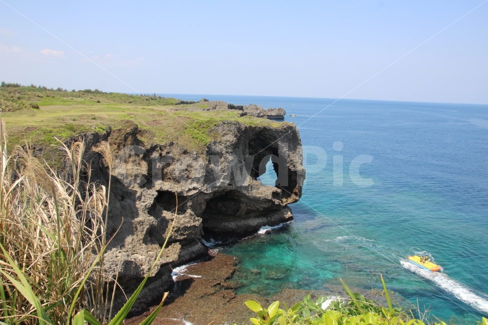 일본,오키나와,만좌모,해변,바다,해외여행,코끼리코,바위,자연,풍경,nature,landscape,여름,계절,summer,season,여행,휴가,traveling,vacation,trip,스포츠,레저,운동,sports,leisure,exercise,water,물,shoreline,해안선,sea,ocean,대양,outdoors,옥외,cave,동굴,land,땅,cove,후미,coast,연안