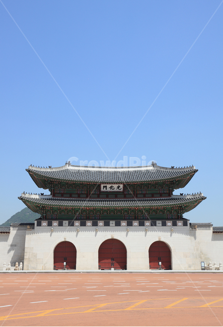 광화문,경복궁,고궁,궁,궁궐,문,정문,도로,명소,배경,백그라운드,건축,건축물,전통,서울,한국,한국전통,전통건축,전통건축물,하늘,풍경,야외,실외,문화재,한국전통,한국문화,korean traditional,korean culture,랜드마크,landmark,tourist attraction,한국랜드마크,한국관광지,한국명소,korea landmark,korea tourist attraction,건축물,건물외관,exterior,building,structure,architecture,construction