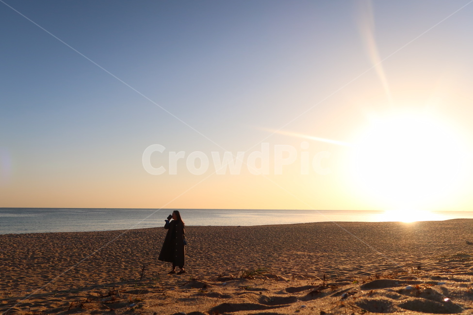 자연,바다,해변,일출,감성,가을,사람,블루,beach,sea,blue,해변,바다,beach,sea,사람,인물,인간,human,person,여성,여자,woman,female,lady
