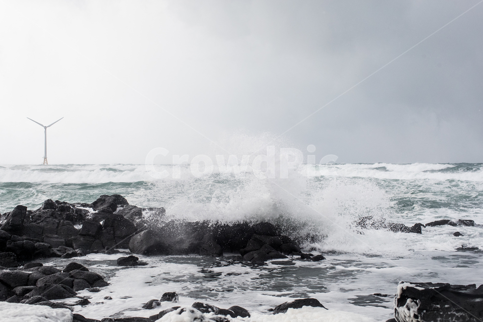 바다,파도,풍력발전기,제주도,바람,자연,풍경,nature,landscape,한국자연풍경,한국자연경관,korea nature landscape,제주도,jeju,jeju island,water,물,sea,outdoors,옥외,ocean,대양,sea waves