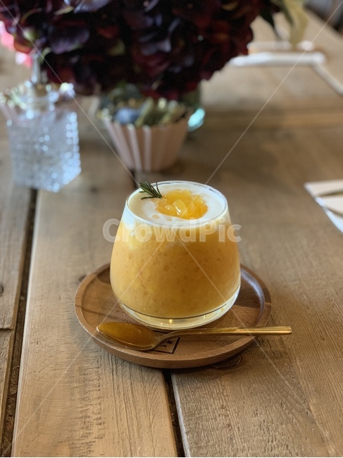 망고,망고스무디,스무디,요거트,망고요거트,디저트,후식,간식,mango,yogurt,smoothie,health,mangoyogurt,mangosmoothie,cafeteria,cafe,dessert,mood,과일,주스,fruit,juice,음료수,drink,beverage