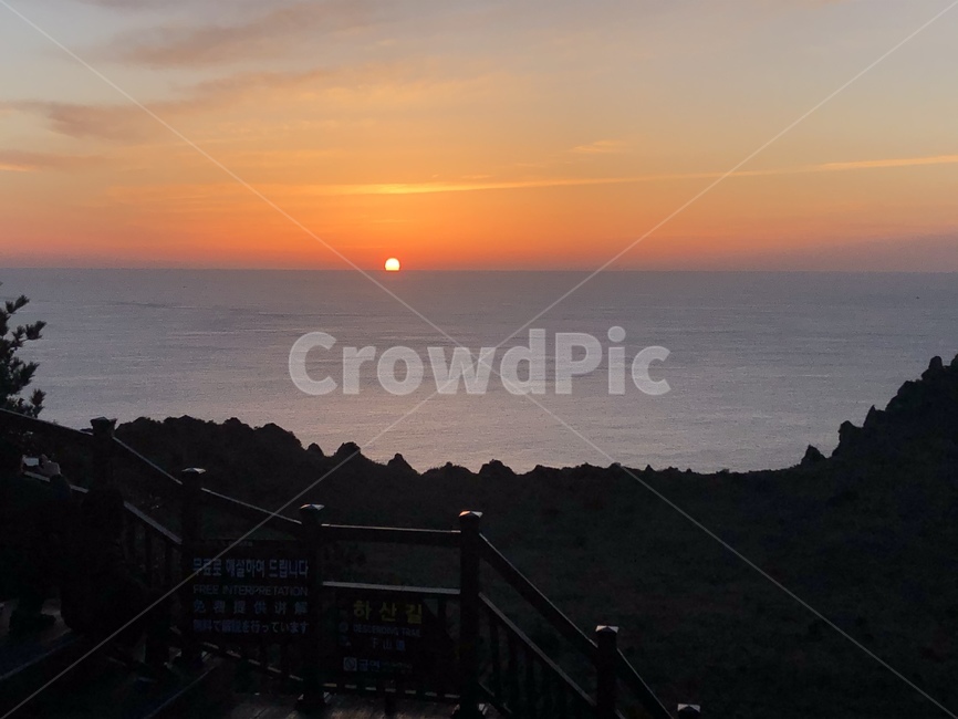 성산일출봉,일출,제주도,sunrising,jeju,난간너머,nature,자연,sky,하늘,새벽