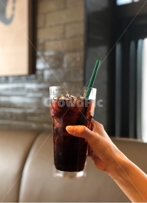 soda,탄산음료,beverage,마실것,person,사람,커피,음료,컵,음료수,drink,beverage
