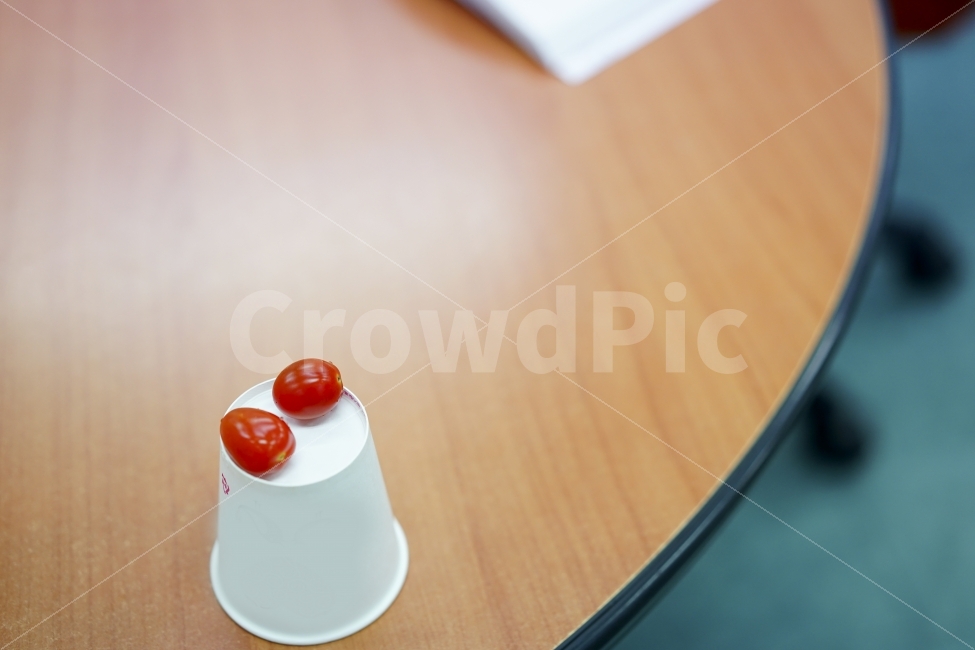 rest,charge,Cherry tomato,fruit,snack,paper cup,health,tomato,vitamin,food,Red,daily,sweet