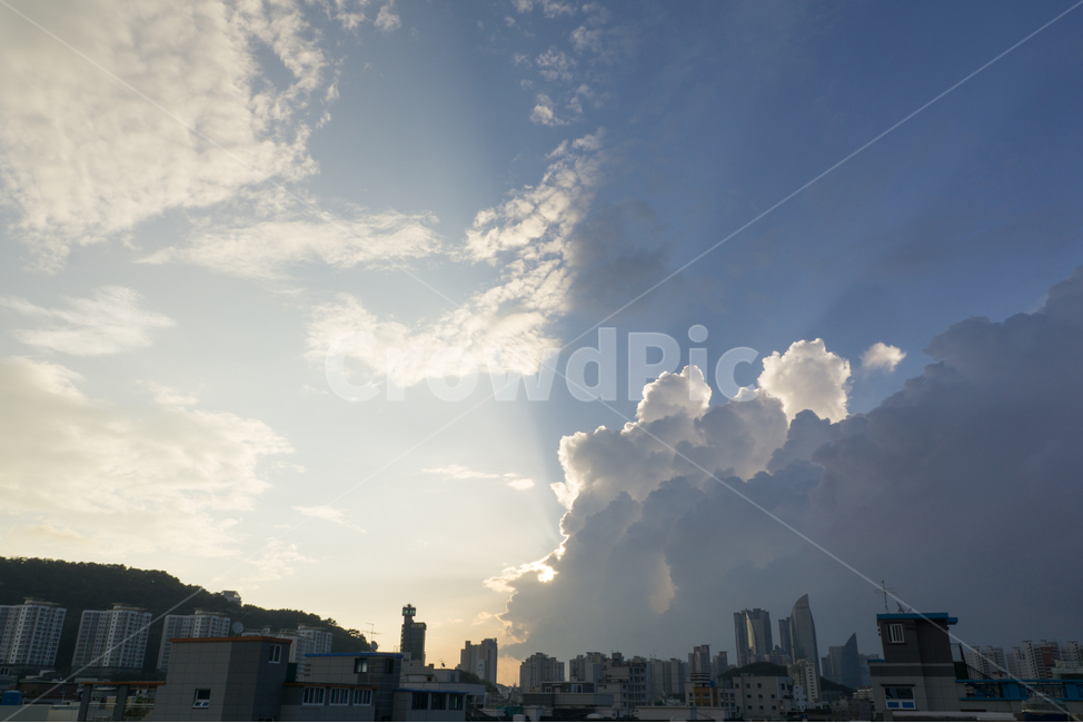 도시,하늘,구름,빛,빛줄기,어둠,도시,풍경,city,landscape,nature,자연,weather,날씨,cloud,sky,cumulus,적운,outdoors,옥외