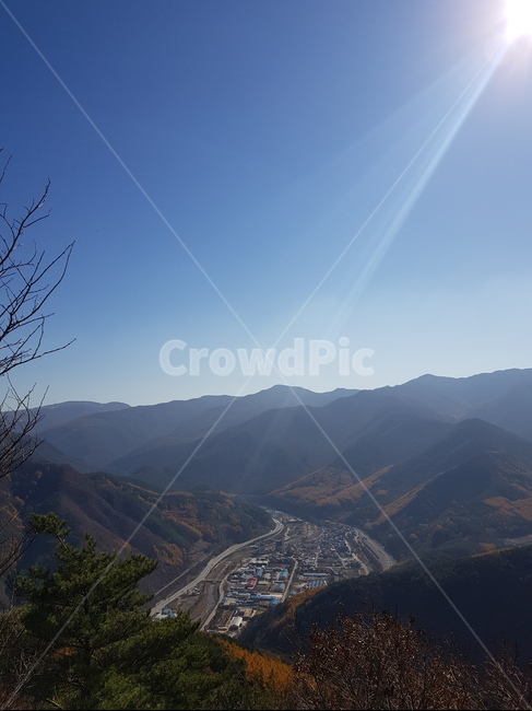산,힐링,산속마을,하늘,햇빛,자연,시원,나무