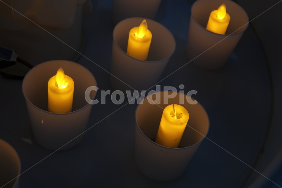 야간,밤,촛불,연출,빛,분위기,추모,종이컵,파라핀,캔들,양초,사물,물건,오브젝트,thing,object,matter