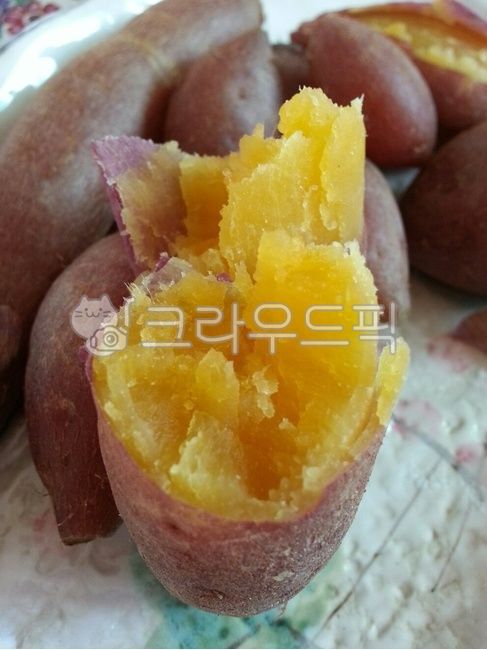 sweet potato,winter snack,Roasted Sweet Potato,Pumpkin Sweet Potato,snack,yellow,fall snack,food,childrens snacks,yellow sweet potato