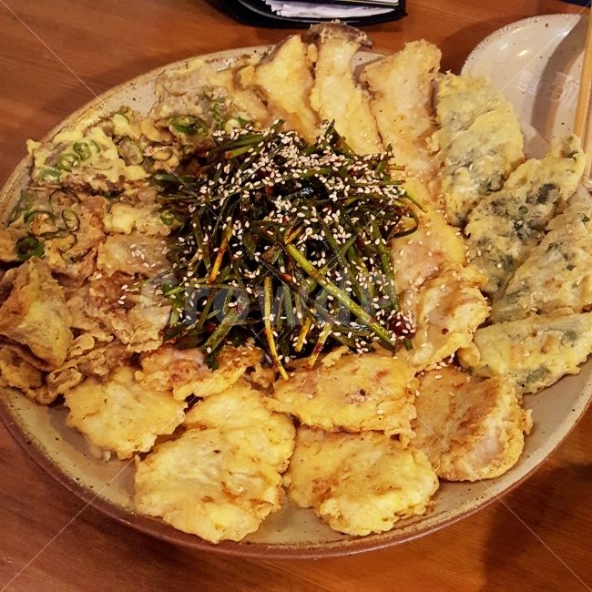 모듬전,포장마차,전,막걸리,안주,술집,음식,식재료,요리,food,cook,meal,dishes,food reserves,한식,한국음식,한국요리,korean food,korean dishes,korean meal,korean cook