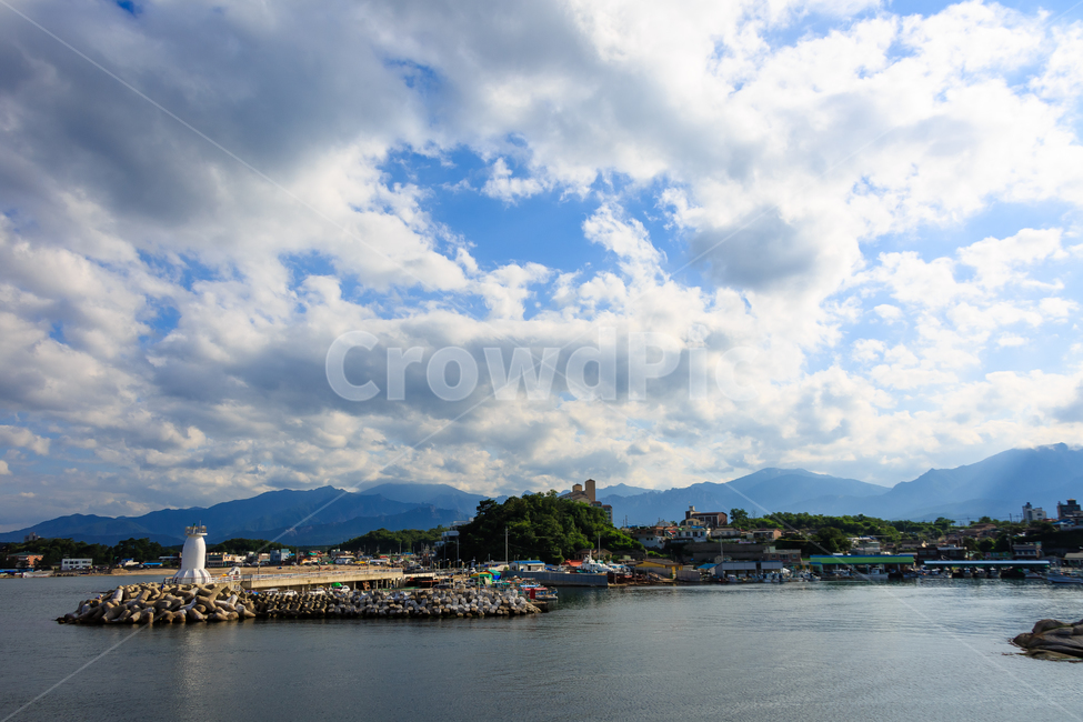 아야진,동해,휴가,바닷가,여름,하늘,대양,구름,바다,바다경치,자연,풍경,nature,landscape,등대,lighthouse,시골,마을,country,rural,town,water,물,outdoors,옥외