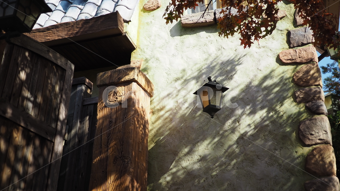 창문,나뭇잎,오래된,실외등,가을,atumnleaves,light,window,old