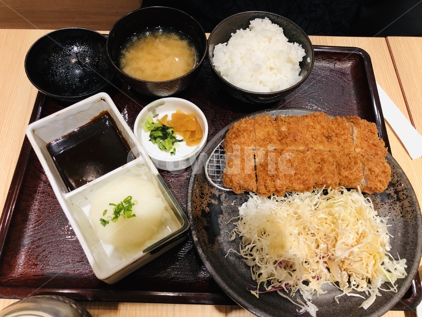 돈까스,일식,튀김,샐러드,음식,음식,식재료,요리,food,cook,meal,dishes,food reserves,일식,일본음식,일본요리,Japanese food,Japanese dishes,Japanese meal,Japanese cook