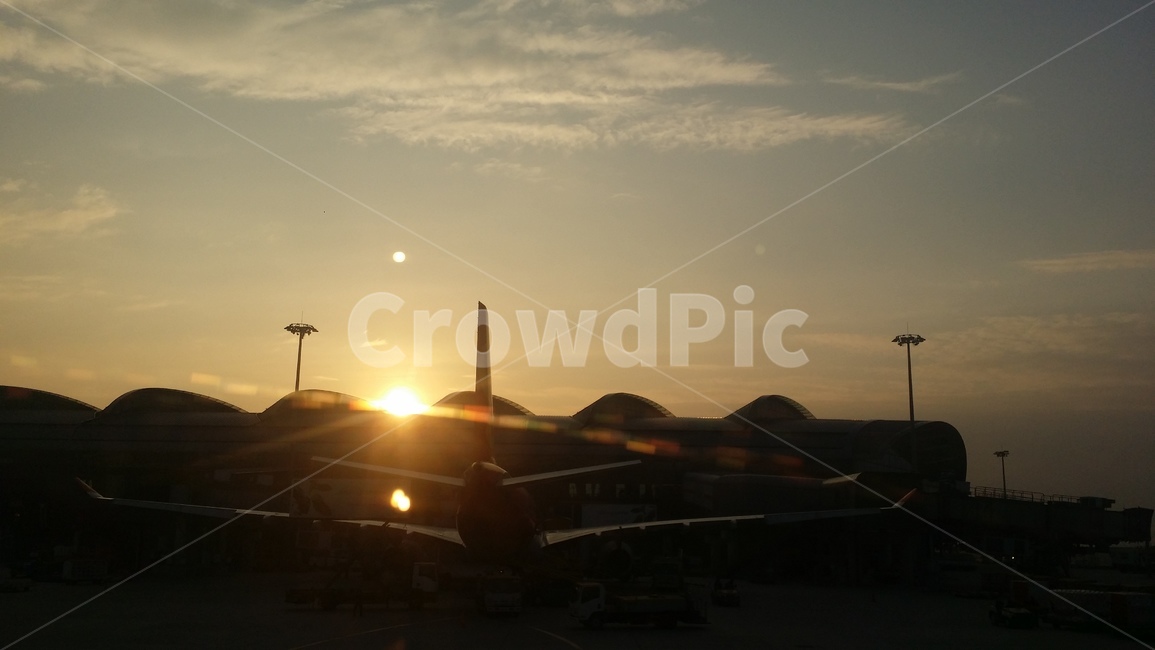 노을,비행기,비행장,sunset,해질녘,공항,구름,하늘,sky,따뜻,색감,airplane,airfield,sunshine,airport