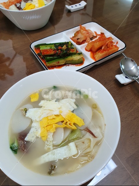 음식,식사,떡만두국,사골국,푸드