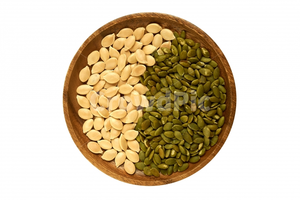 호박씨,호박,견과류,음식,씨앗,단호박,씨,고소한,맛있는,식품,식재료,먹다,간식,영양,다이어트,껍질,맛,나무그릇,낡은,둥근,나무접시,건강,헬스웨어,헬스케어,healthware,health care,음식,식재료,요리,food,cook,meal,dishes,food reserves,콩류,견과류,beans,pulse,nuts,dry fruits,누끼,remove background